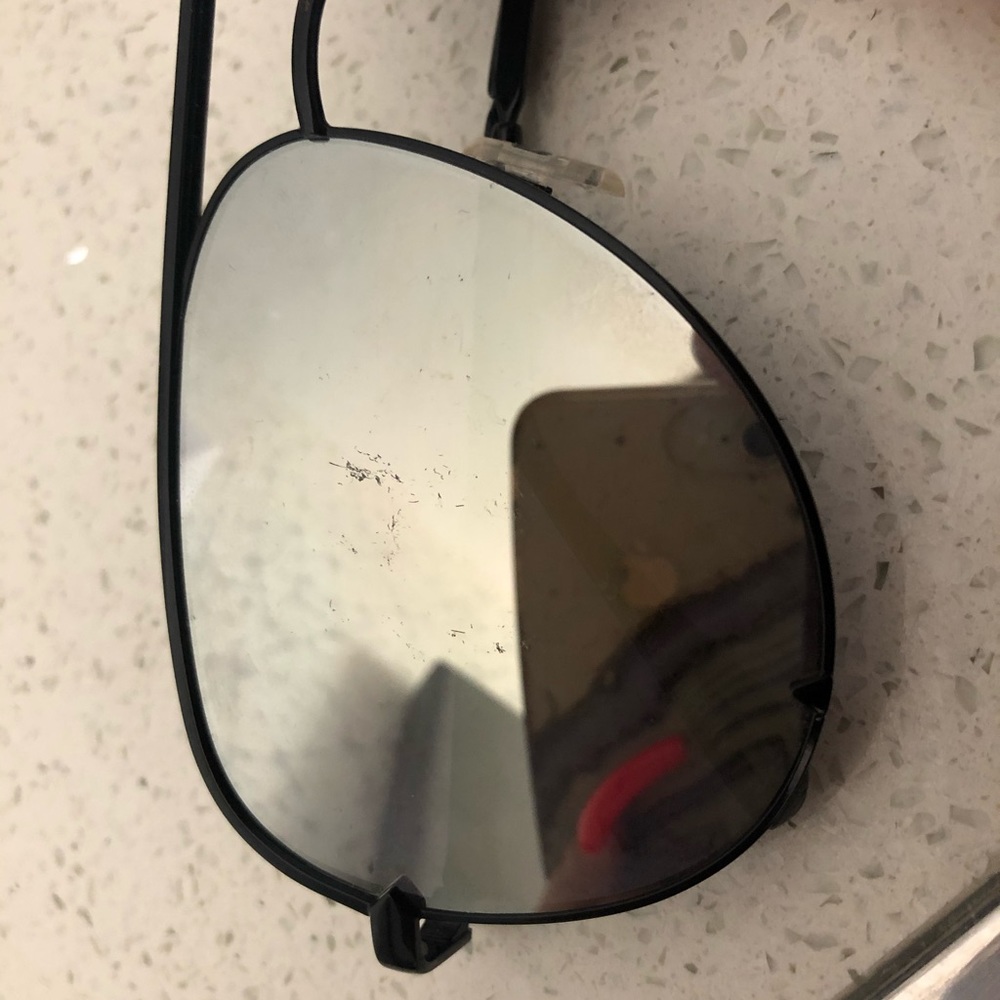 Quay high key silver/ black mirror sunglasses - Picture 4 of 5